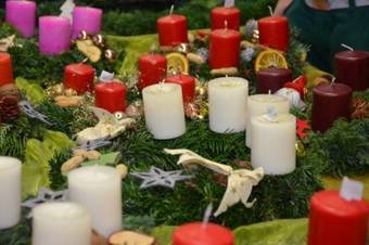 Impressionen Adventsmarkt - Adventskränze Impressionen Adventsmarkt - Adventskränze