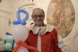 Adventsmarkt 2025 – Ballonkünstler Werner Lindner im Sommersaal Adventsmarkt 2025 – Ballonkünstler Werner Lindner im Sommersaal